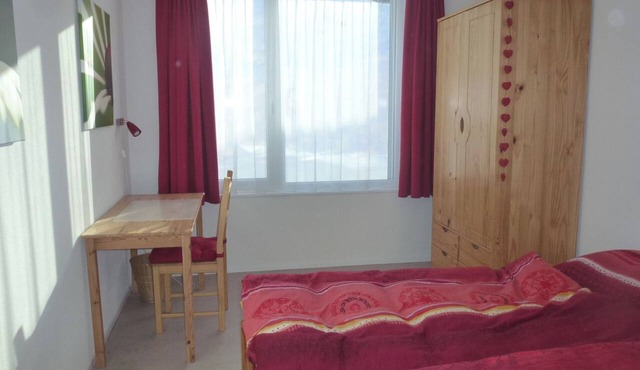 Denter Uauls Jucker, Vella, (Vella), 44012B by Interhome