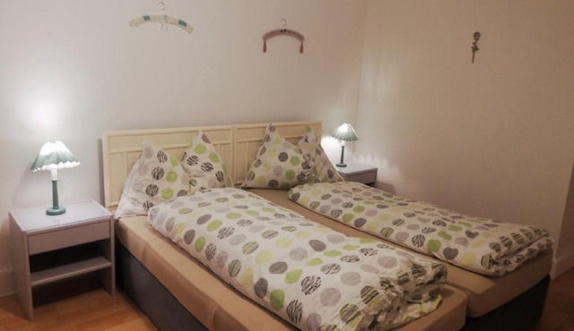 Double room, bathroom & parking by Interlaken