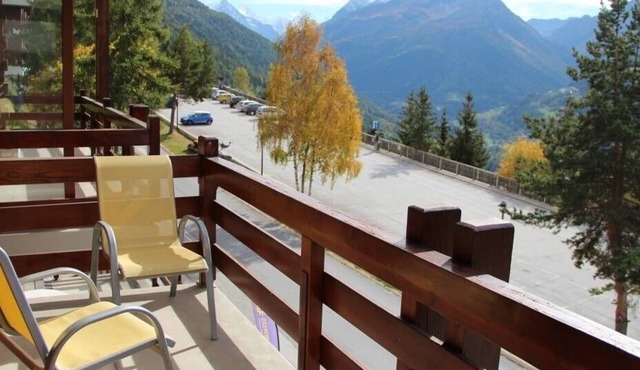 Extérieur: 2nd floor apartment with south-facing balcony of approx. For 2 people - Interior: approx.
