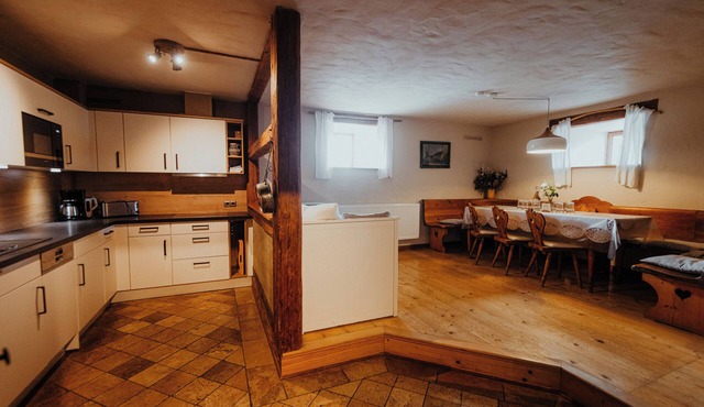 extraordinary rooms in manor from 16. Century in a fantastic secluded location in Kolba
