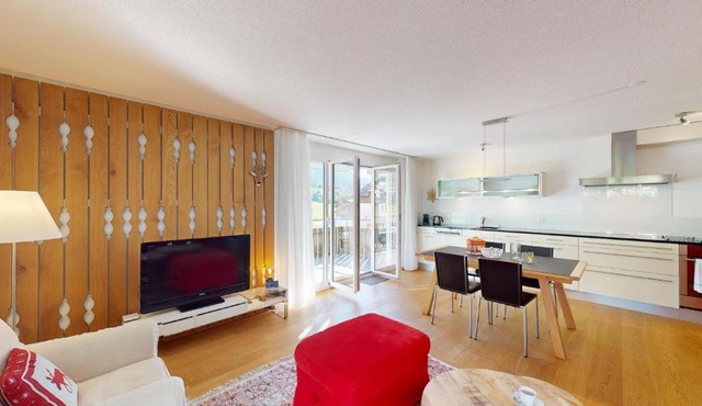 Family ski oasis with mountain view