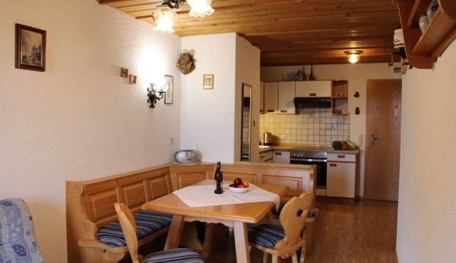 Ferienwohnung Nr 1, 2-4 Pers. 1 Schlafzimmer, Wohnküche, Dusche/wc, Balkon in Teisendorf