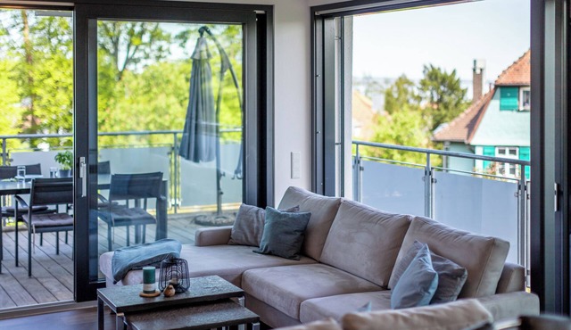 Fewo Konrad - beautiful modern vacation apartment with partial lake view, dogs welcome