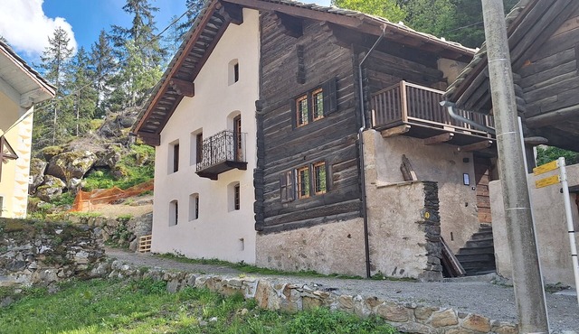 Former Rectory - apartment 6-7 beds in Gressoney-Saint-Jean