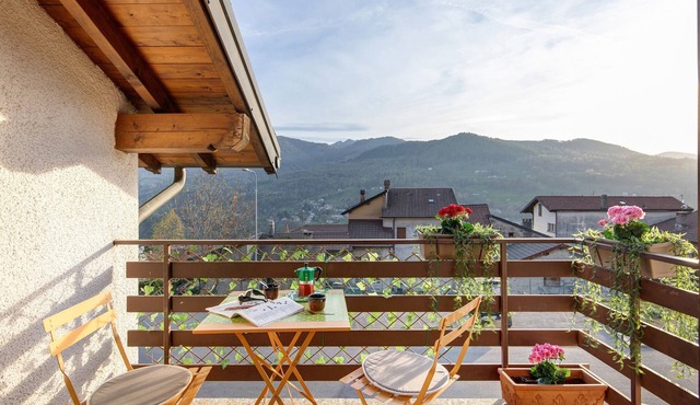 Grace House Vacation Home with Mountain View, Shared Terrace, and Wi-Fi