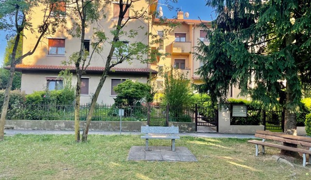 Grazioso appartamento in residence a due passi dal parco e autodromo di Monza con posto auto