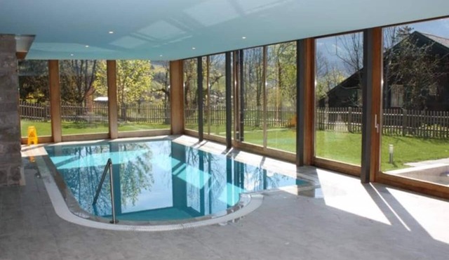 Great view Top floor spacious flat with Pool and Gym