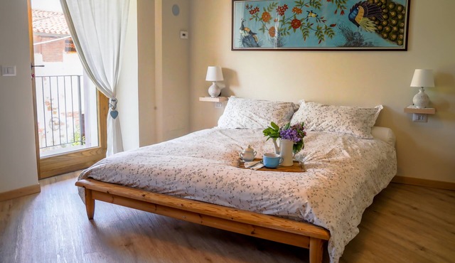 Green retreat with sauna and terrace: authentic mini apartment in Magnano