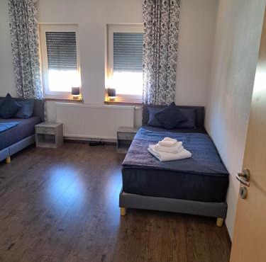 Großes 3-Zimmer-Apartment mit 6 Betten & Balkon in Wildeck