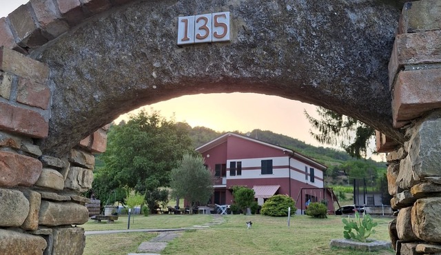 Guest House '135' with Private Pool, Private Garden and Wi-Fi