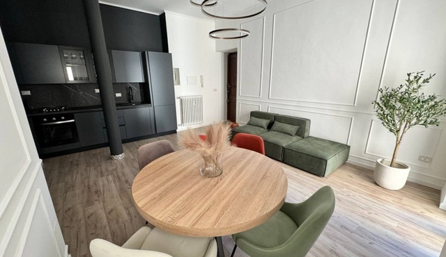 GuestHost - 65 sqm apartment for 4 people, located on the second floor of a building without an elevator, featuring a balcony. Situated in the Lingotto neighborhood, a convenient and well-served area, close to the Regina Margherita Hospital and just minu