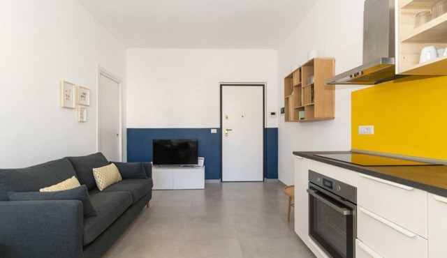 GuestHost - A comfortable apartment ideal for 2 people is just a few steps from the Carducci metro station, bus stops and a few hundred meters from Turin's main hospitals. Very well connected to the Porta Nuova and Porta Susa railway stations and to the in Torino