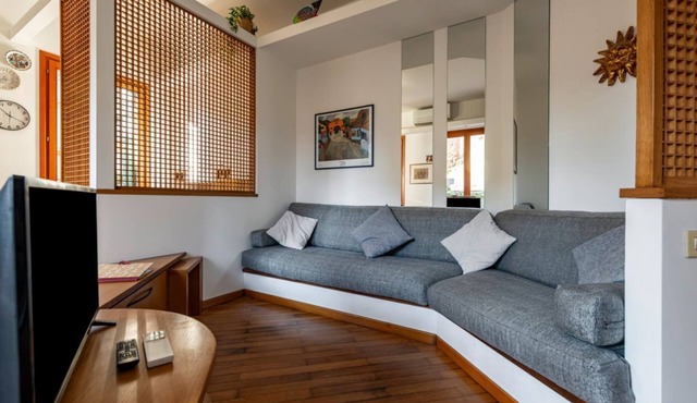 GuestHost - Cozy 2-Bedroom Stay at Lido di Venezia in Lido