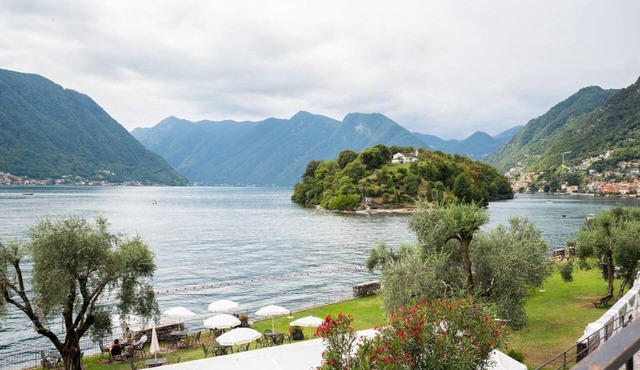GuestHost - Cozy 35 sqm studio apartment with balcony, perfect for two people, located on the 1st floor of a building with lift (NOT suitable for the disabled). The property is located on the road connecting Como and Menaggio, a few steps from the town c in Tremezzina