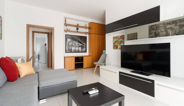 GuestHost - Cozy 58m2 apartment, perfect for 4 people, located on the fifth floor of a building with lift.The accommodation is located in the Crescenzago area, well connected thanks to the Crescenzago metro stop (M2-Verde) and buses #44, #54, #51 and #