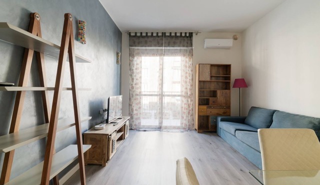 GuestHost - Elegant 70 square meters apartment, perfect for four people, located on the second floor of a building with an elevator (NOT accessible to guests with disabilities).The property is conveniently located just a few meters from the metro station in Milan