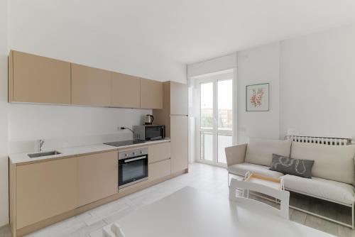 GuestHost - Lovely Apartment in Maggiolina in Milan