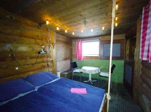 Hängebett im Stall