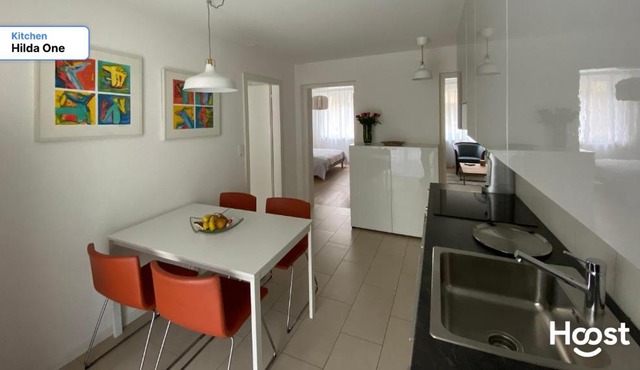 H1 with 4,5 Room, Bathroom, Kitchen, Central, quiet & modern with office