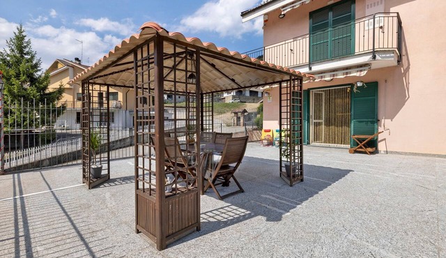 Harmony Apartment Vacation Home with Private Terrace, Garden, and Wi-Fi in Millesimo
