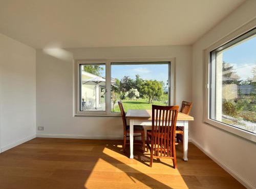 High-End-Haus mit Garten und Extras