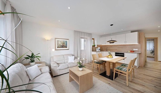 Holiday Apartment 'Appartement Wieser B' with Mountain View, Shared Garden and Wi-Fi