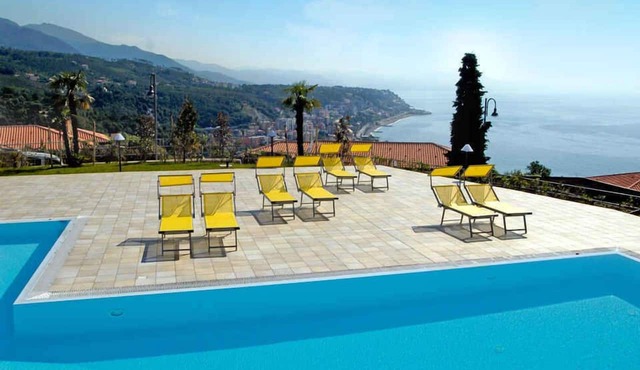 Holiday apartment with air conditioning in Cogoleto