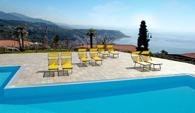 Holiday apartment with air conditioning in Cogoleto