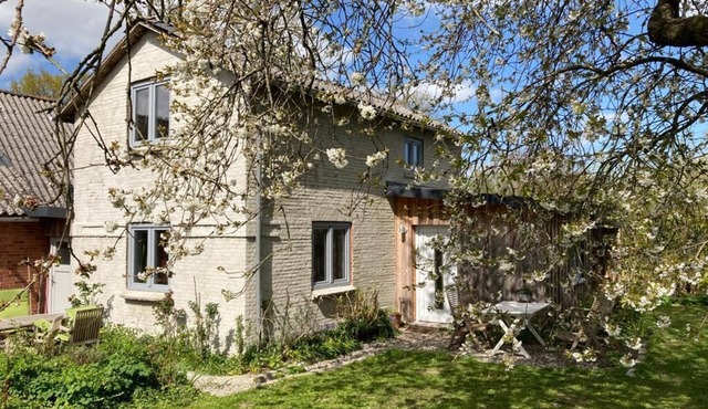 Holiday Home 'Helles Ruhiges In' with Private Terrace, Private Garden and Wi-Fi in Holzdorf
