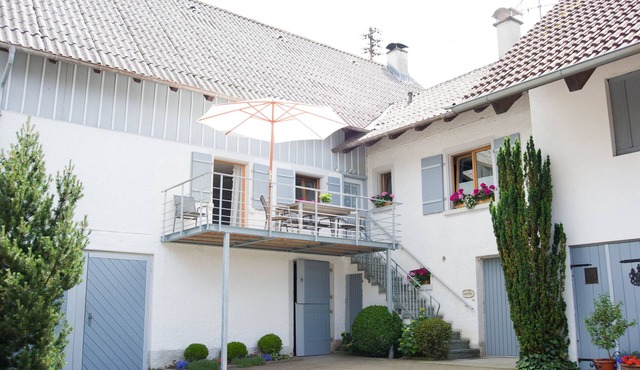 Holiday Home 'Kleines Landhaus Bodensee' with Lake View, Balcony and Wi-Fi in Überlingen