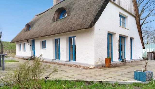 Holiday Home 'MerciMerSea' with 2 Terraces, 2,000 m² Fenced Garden & Wi-Fi in Oberndorf