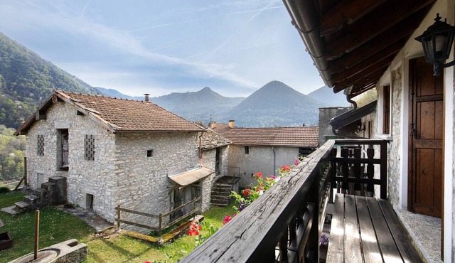 Holiday Home 'Tra Lago e Monti' near Argegno with Lake View, Private Terrace & Parking in Dizzasco
