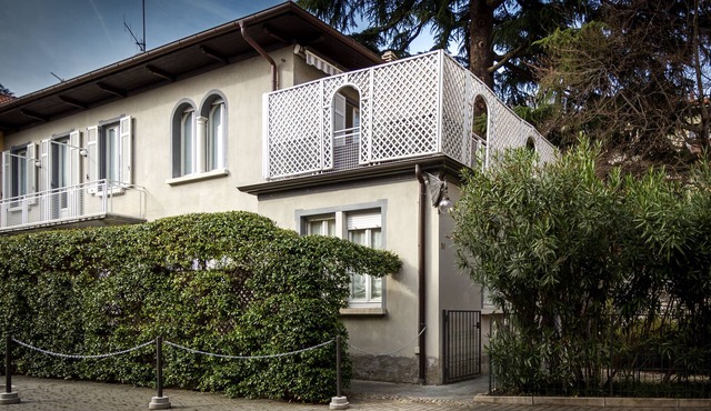 Holiday villa with parking and large furnished terrace in Cernobbio