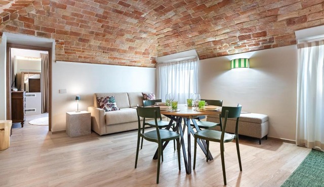 Hostdomus - Palazzo Stupino in Alba