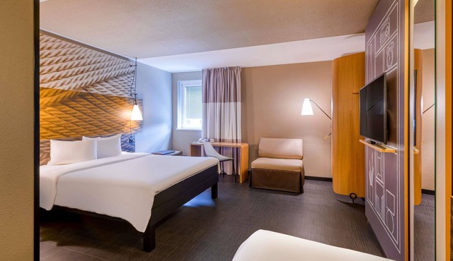 ibis Zurich City West