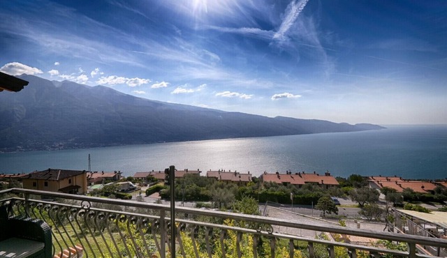 Il Grano by Theater Home, with beautiful lake view