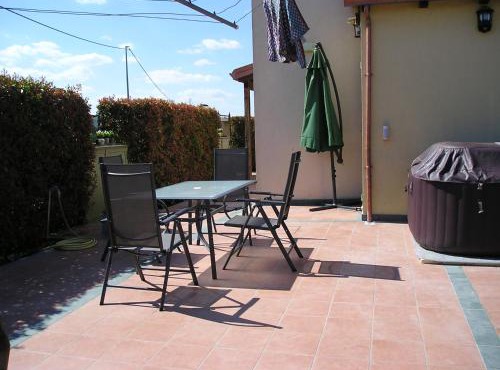 intero appartamento con giardino e colazione Dario in Parma