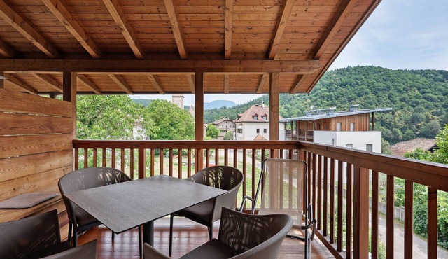Holiday Apartment 'Schwalbennest' with Mountain View, Wi-Fi and Air Conditioning