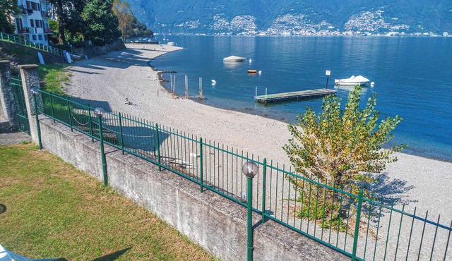 With great attention to detail furnished studio apartments in a residence with pool