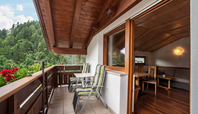 Apartment "Hahndl II" with Mountain View, Wi-Fi, Garden, Terrace and Balcony