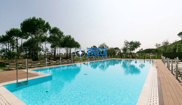 JL Blu Resort * C16 * Seafront with Pool in Lido di Jesolo