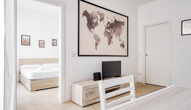 Just Urban Stays - Bright Renovated 1-BR near Navigli & Metro M2