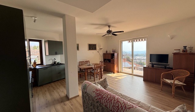 Lake Breeze Apartment, 3 rooms and lake view
