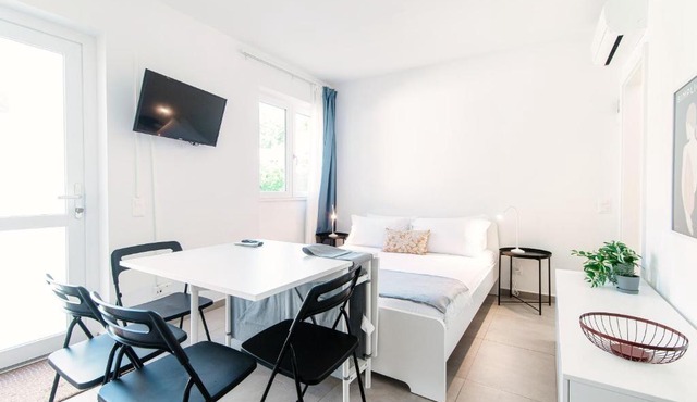 Le Betulle Studios by Quokka 360 - Studio Apartments by Lake Origlio