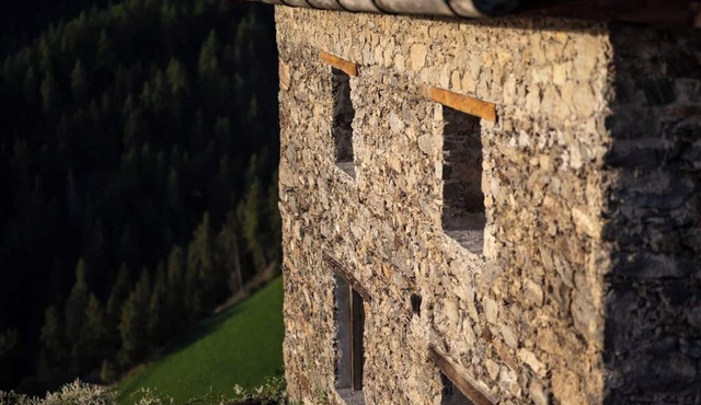 Let your soul dangle - historic farmhouse meets modernity in Trentino-Alto Adige