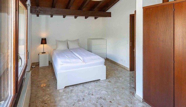 Lovely apartment for 6 guests with WIFI, TV and balcony
