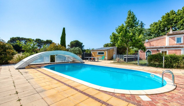 Lovely Riverside Studio with shared pool and private terrace in Aspiran