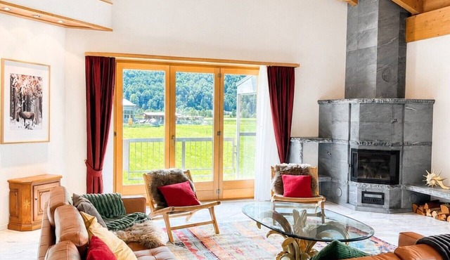Luxury 4BR Duplex Apt AC near Interlaken