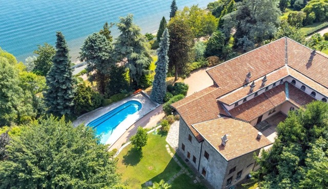Luxury Lakeside Retreat with a Pool near Stresa! Lake Maggiore Villa Romanza