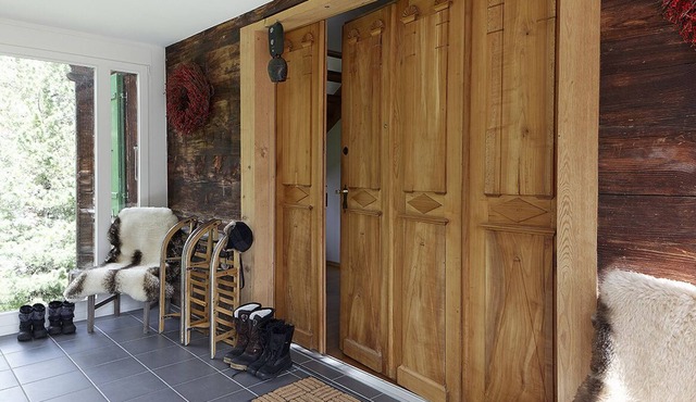 Luxury top two floors of ski chalet in Murren with 360 views. Sleeps 10-11